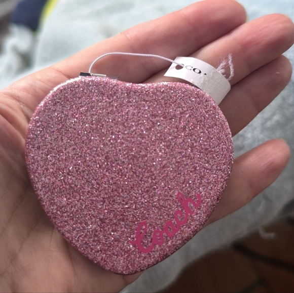 Coach Compact Heart Mirror Pink Glitter - Picture 17 of 17